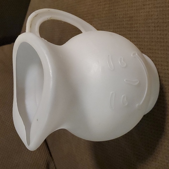Vintage 2 quart Kool Aid plastic pitcher - Picture 1 of 4